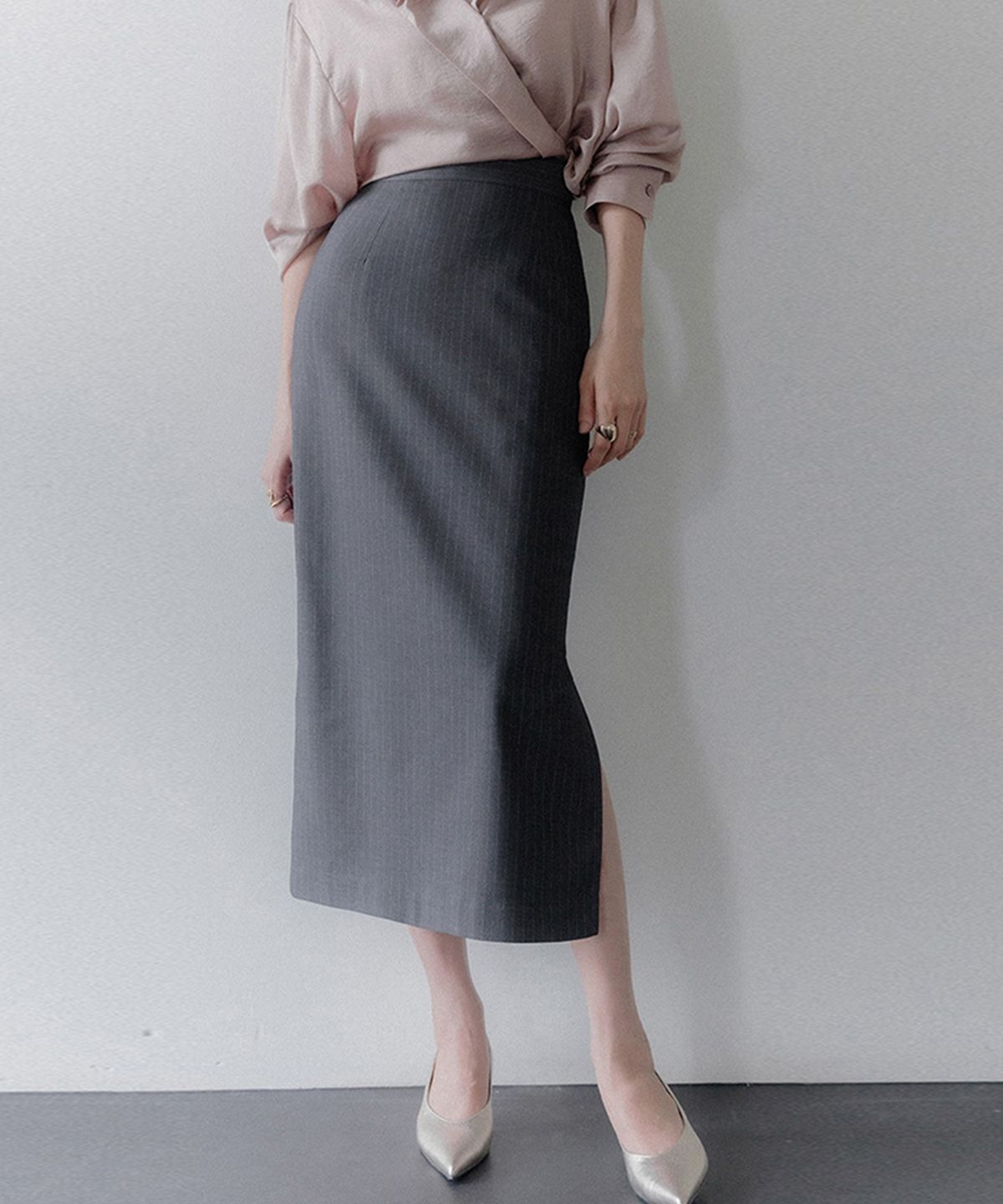 메무아(MEMUA) 핀ST 와이드 슬릿 미디 스커트(그레이)