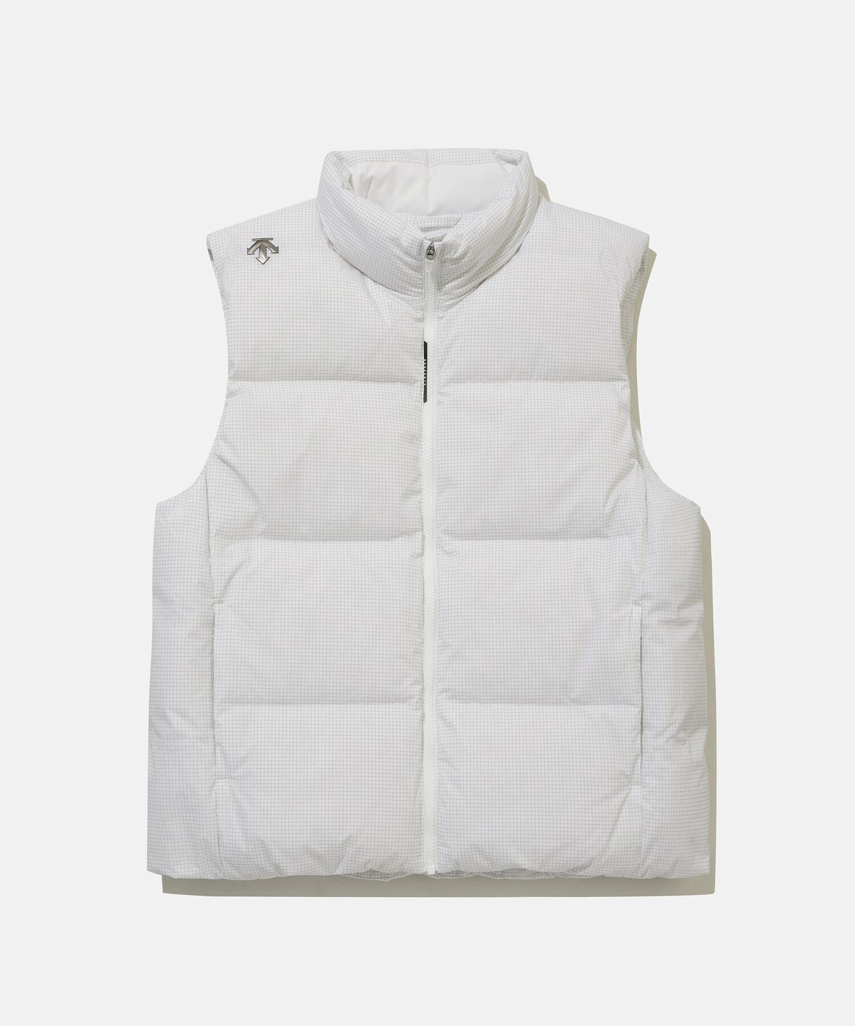 데상트(DESCENTE) 에센셜 숏 푸퍼 컴포트핏 다운 베스트 패턴 SR423UDVO1