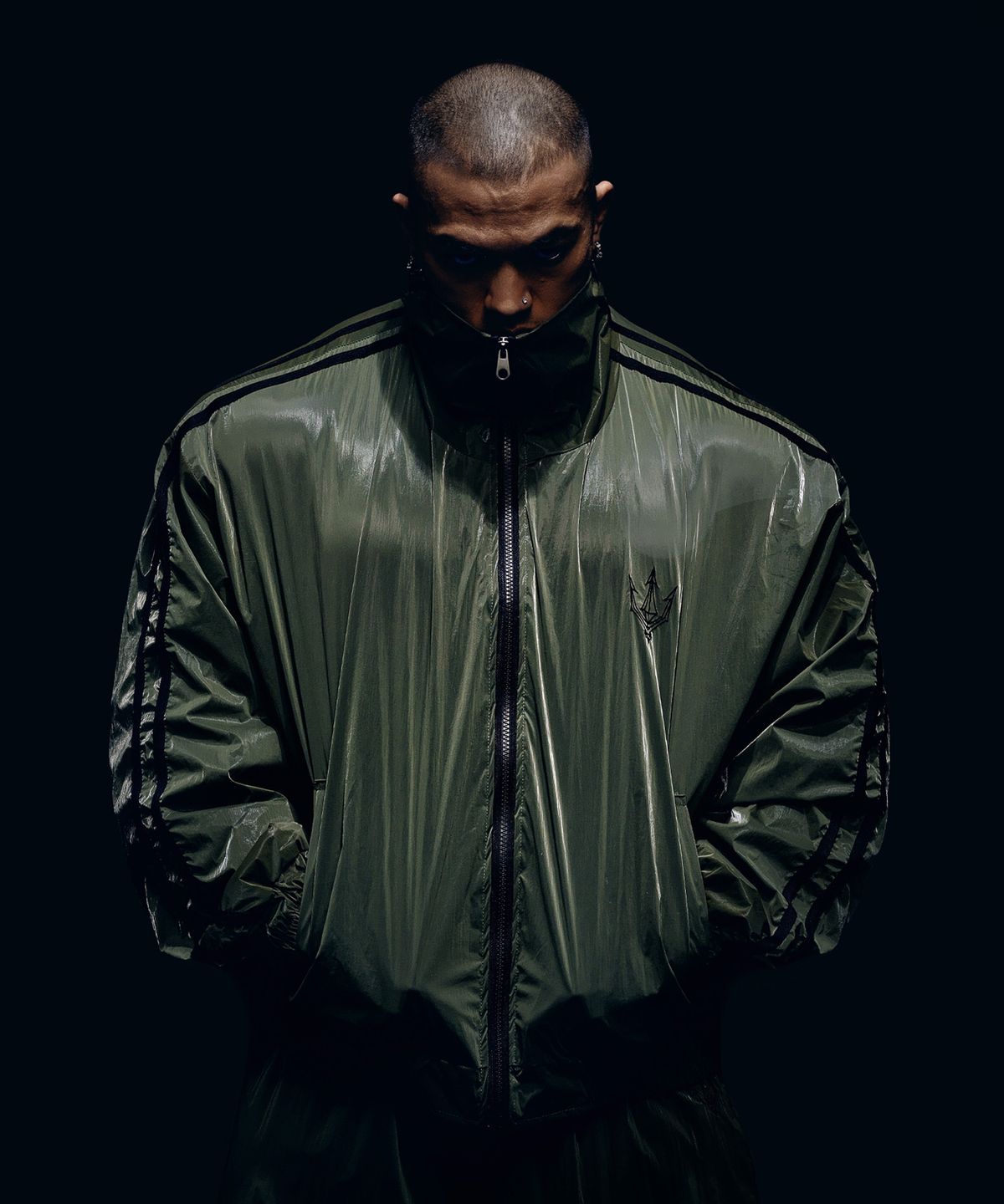 파이드(FIED) GLAZED SATIN SHELL 윈드브레이커 - Olive