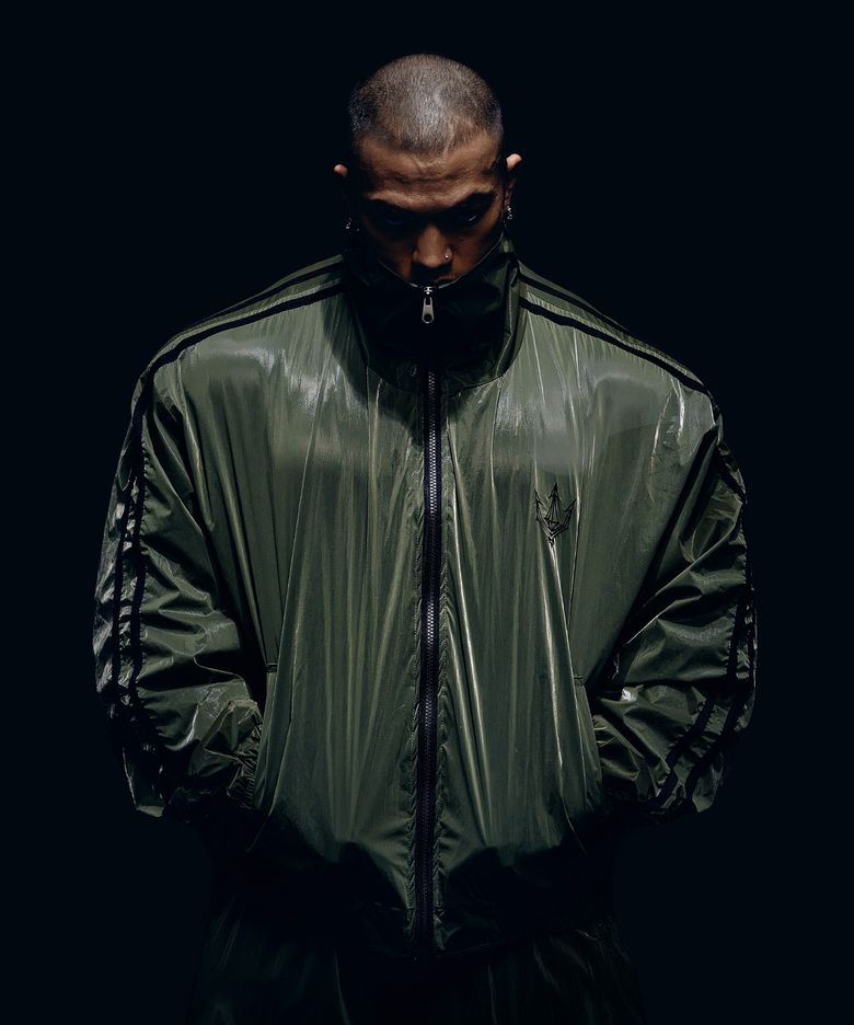 GLAZED SATIN SHELL 윈드브레이커 - Olive