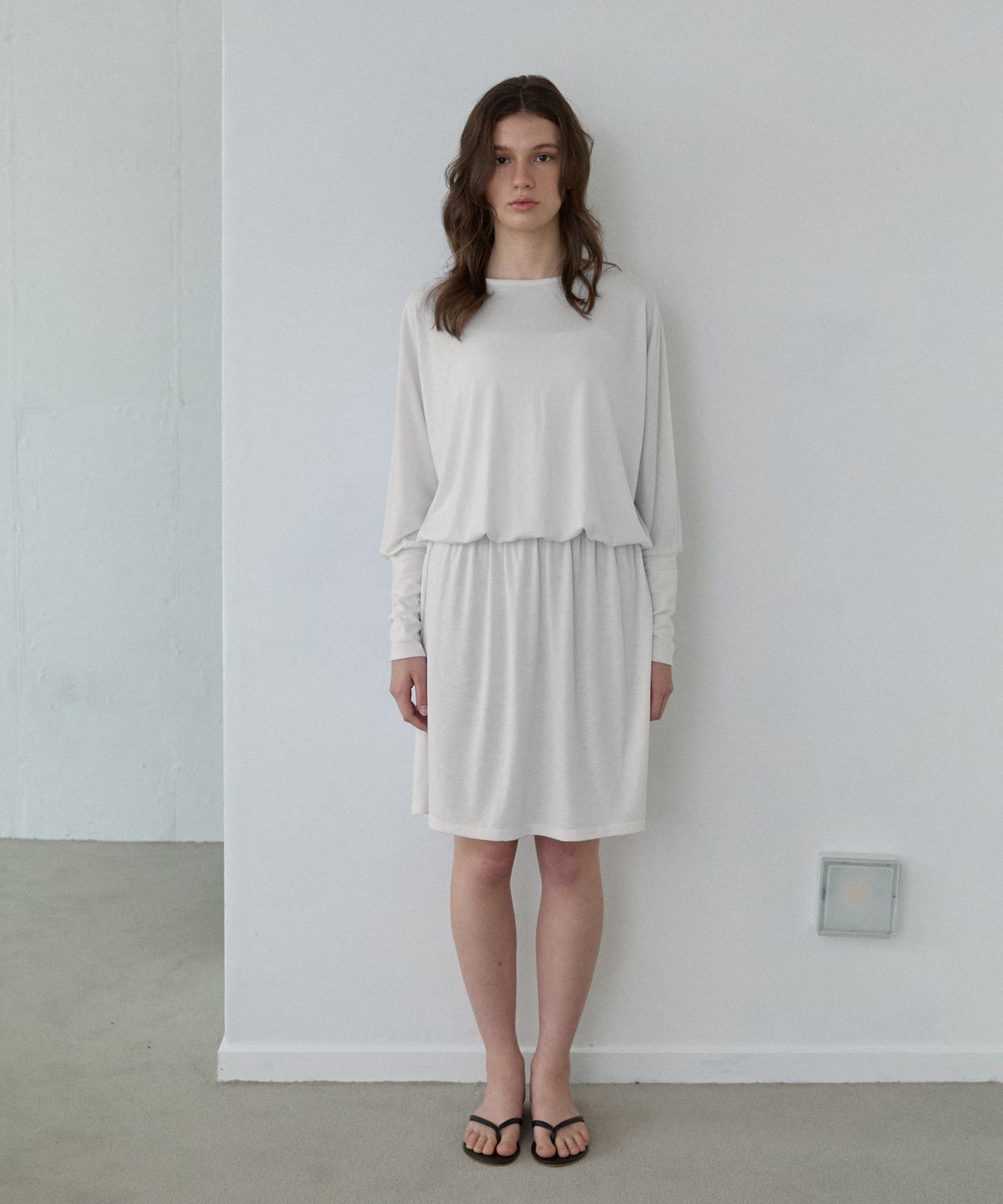 위오이(WIOE) Drape Shirring Mini Dress_Ivory