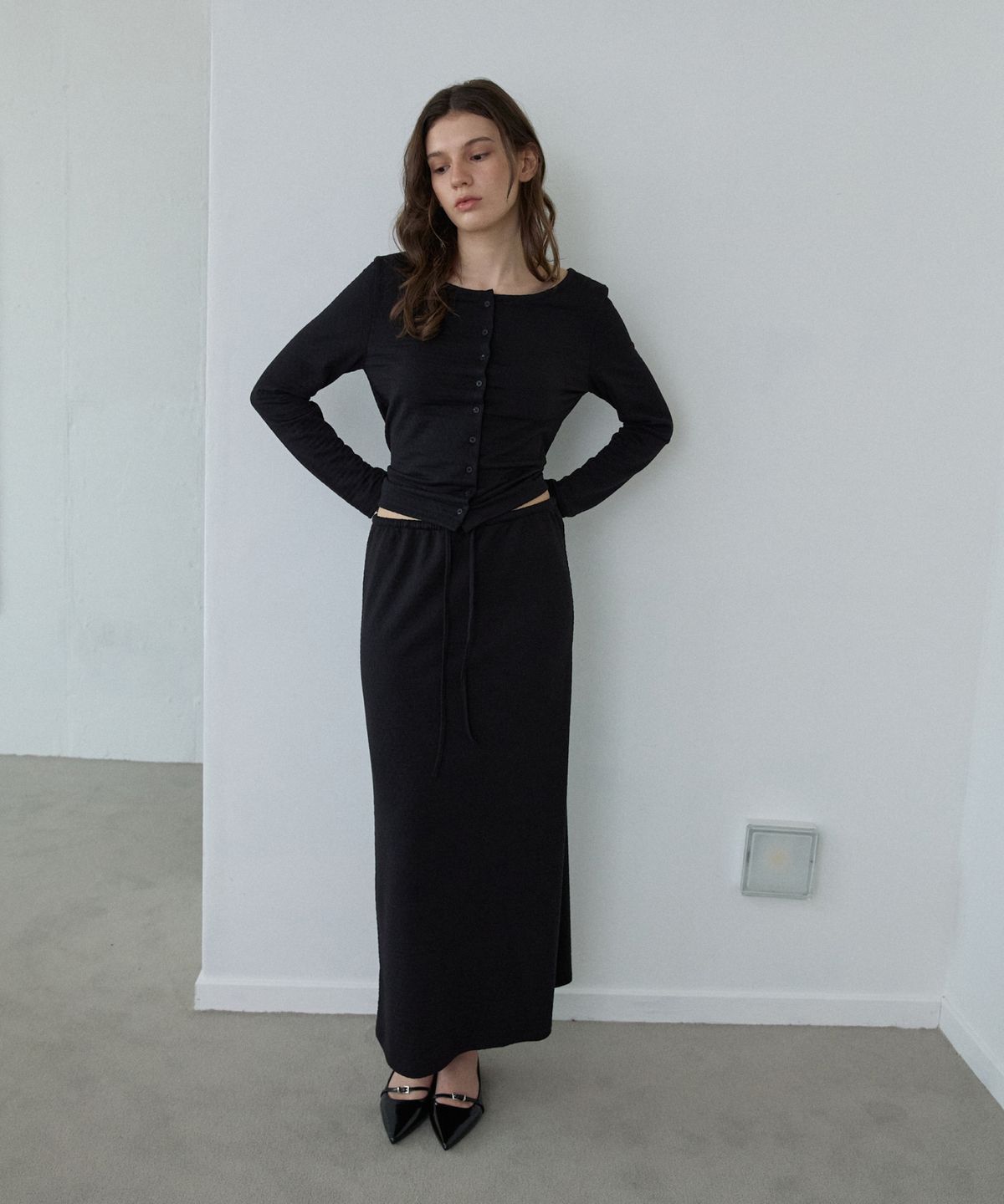 위오이(WIOE) Jacquard Maxi Skirt_Black