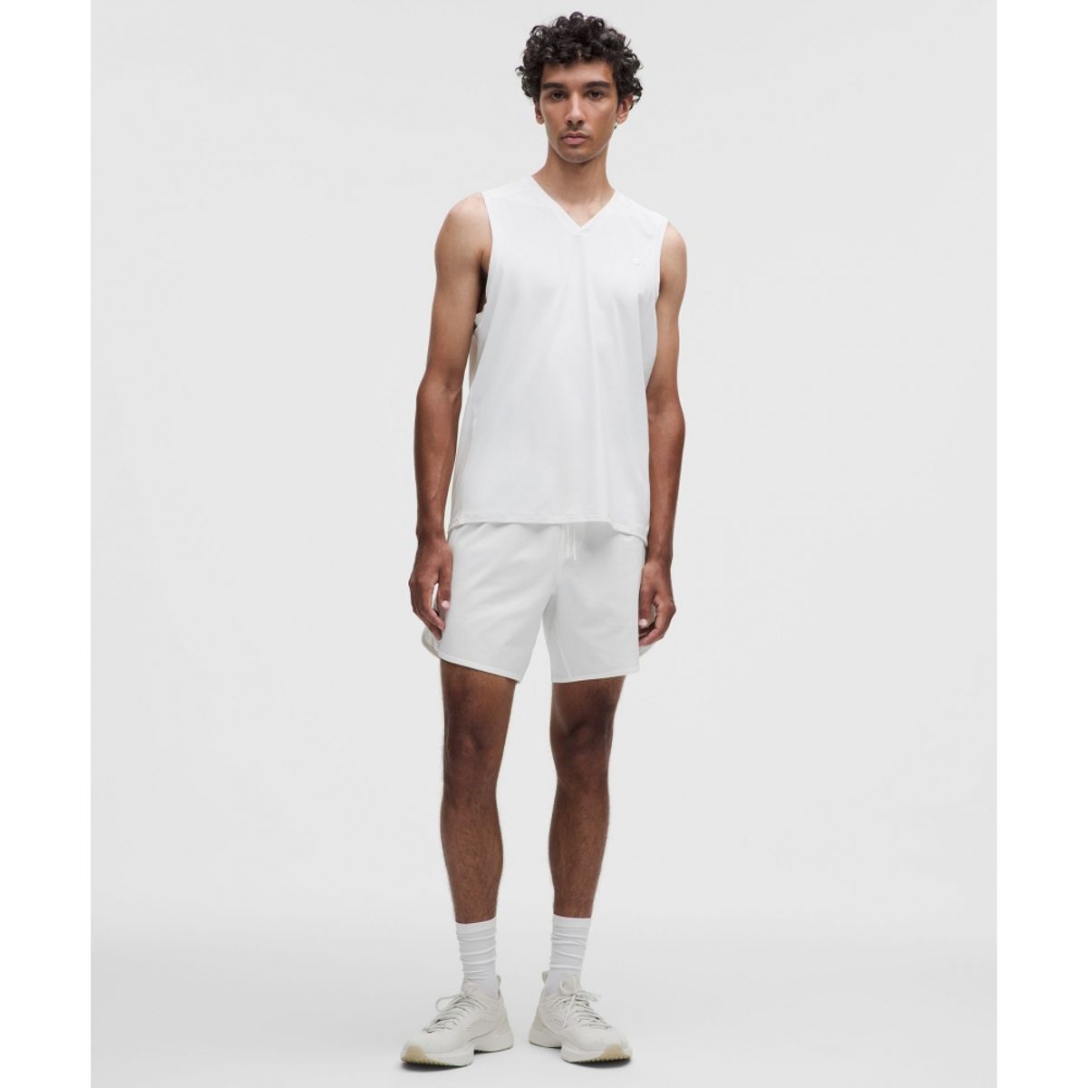 룰루레몬(LULULEMON) 라이트웨이트 메쉬 패널 테니스 쇼츠 7inch  WHT