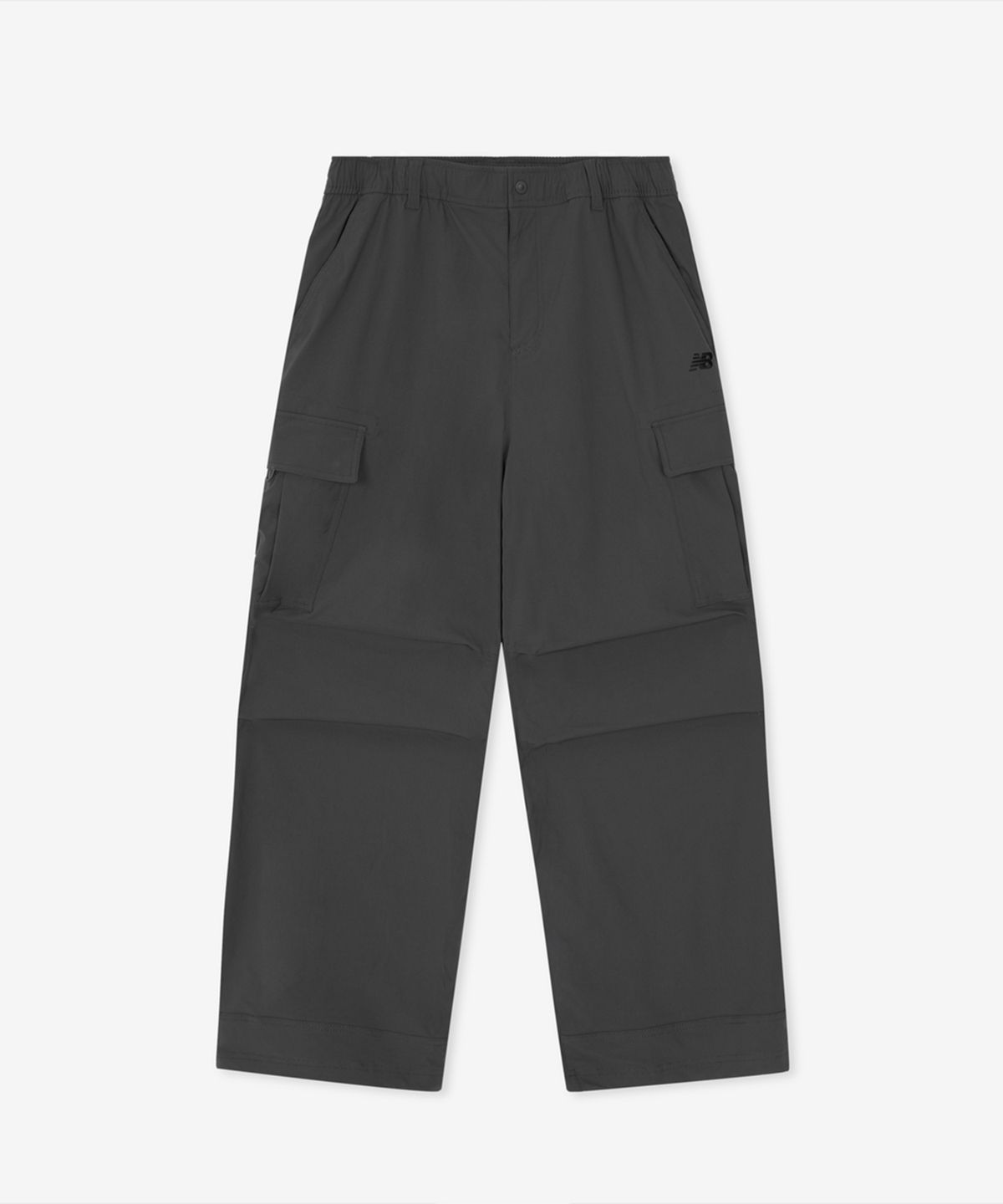 뉴발란스(NEW BALANCE) NBNTG31813 / UN 에센셜 카고 와이드 팬츠 (CHARCOAL)