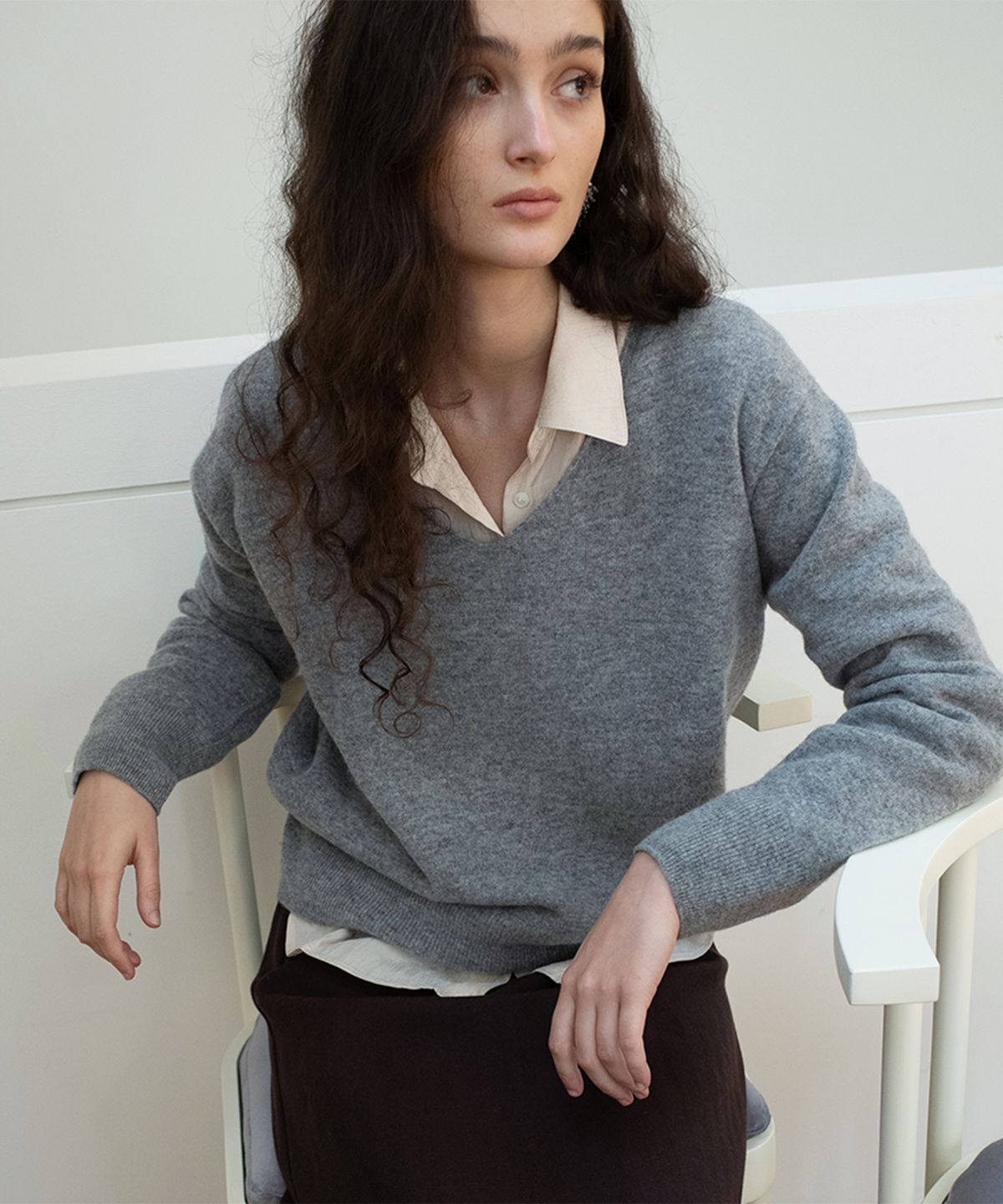 포에트서울(POETSEOUL) SIGN V-NECK KNIT_melange gray