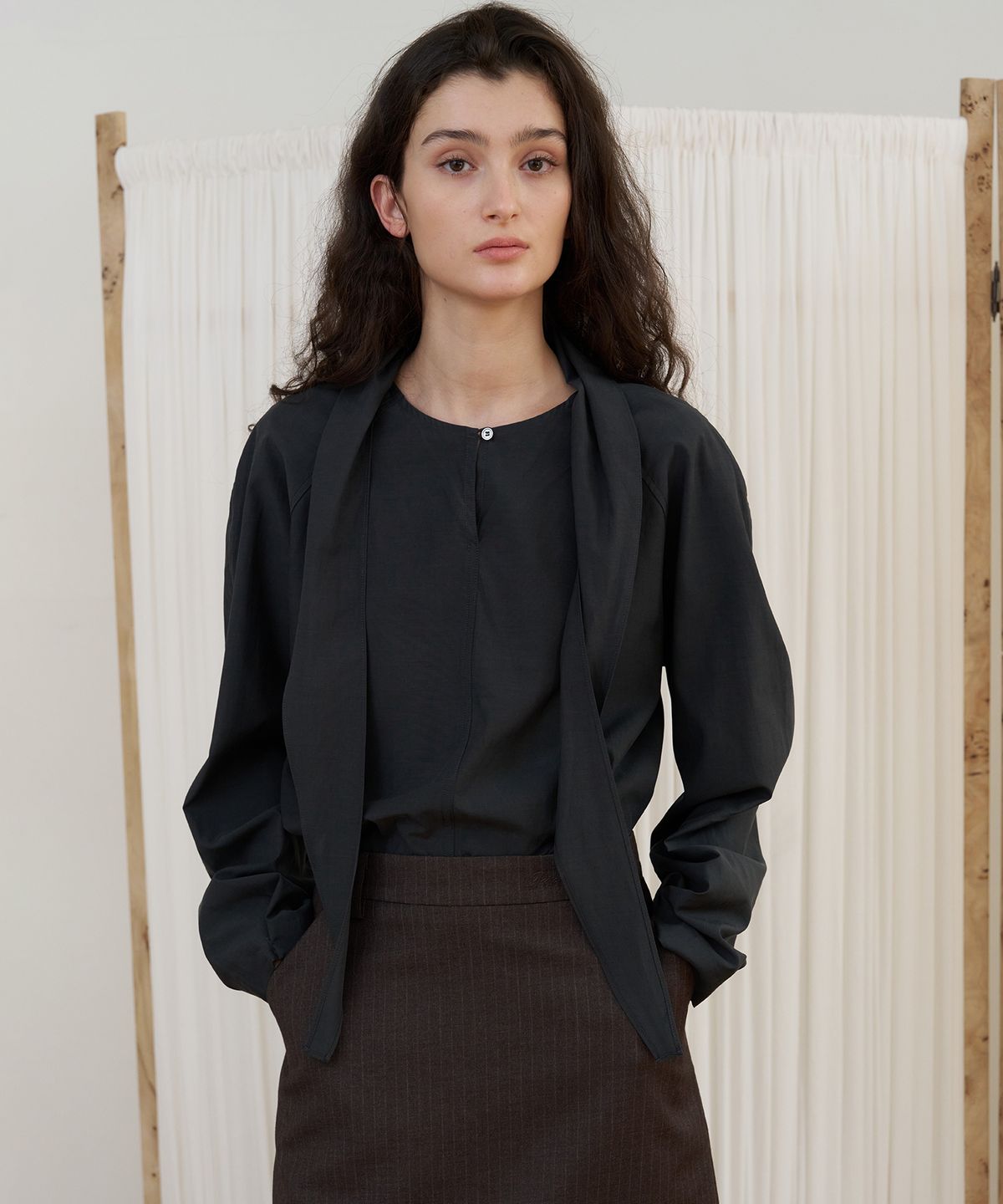 포에트서울(POETSEOUL) DOUBLE TIE BLOUSE_dark grey