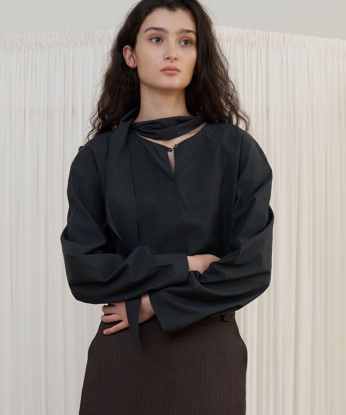 포에트서울(POETSEOUL) DOUBLE TIE BLOUSE_dark grey