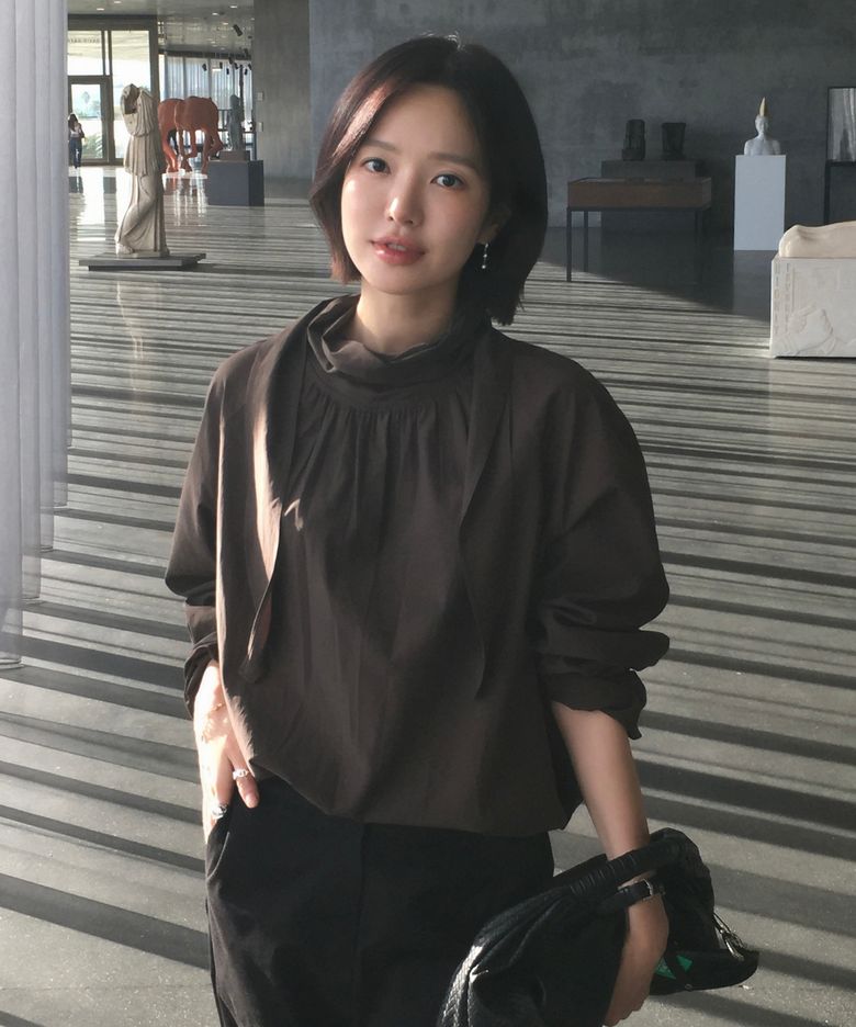 DOUBLE TIE BLOUSE_brown