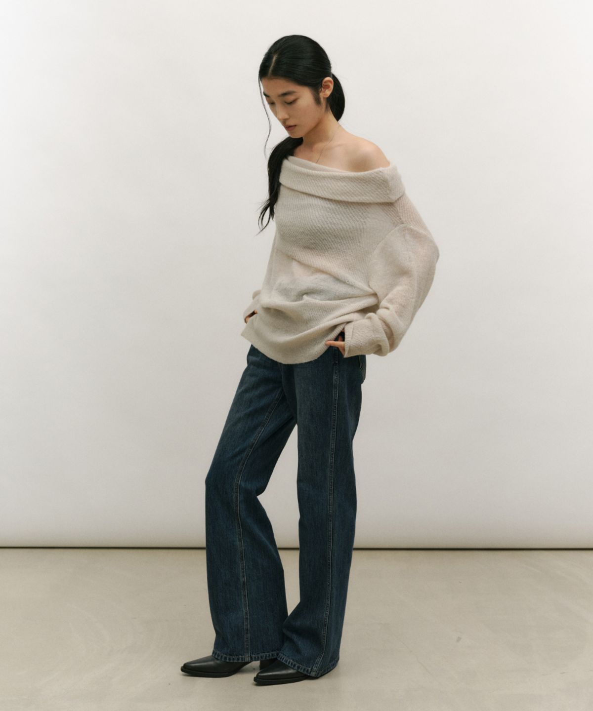 로우타이드(LOW TIDE) RELAXED OFF-SHOULDER KNIT [LIGHT GREY]