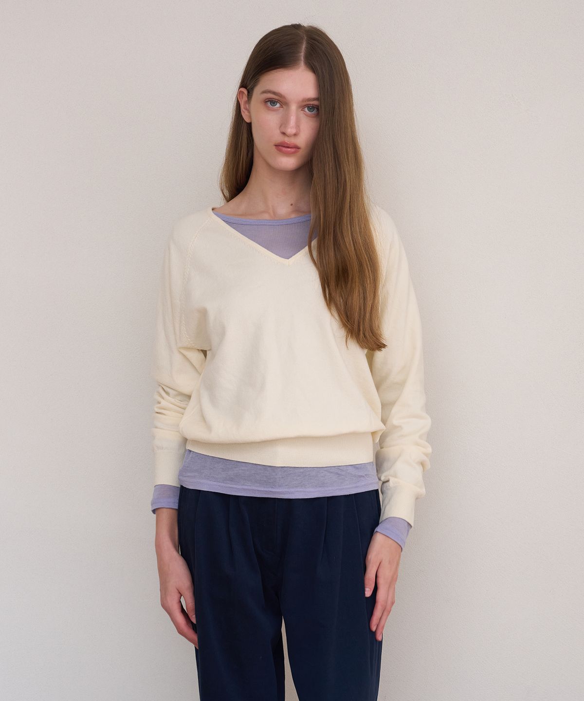 아템포(ATEMPO) ESSENTIAL V-NECK PULLOVER KNIT