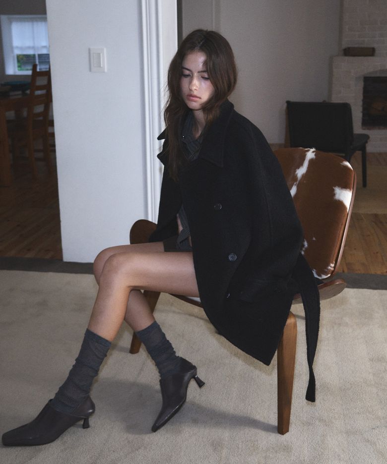 누아 부클 하이넥 벨티드 하프 코트_Black