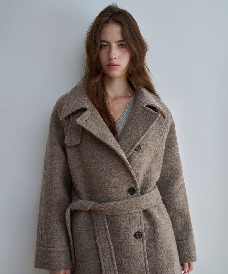 누아 부클 하이넥 벨티드 하프 코트_Taupe Beige