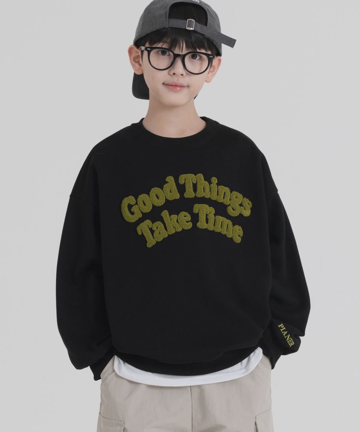 피아네르 키즈(PIANER KIDS) 부클 자수 오버핏 맨투맨 (블랙)