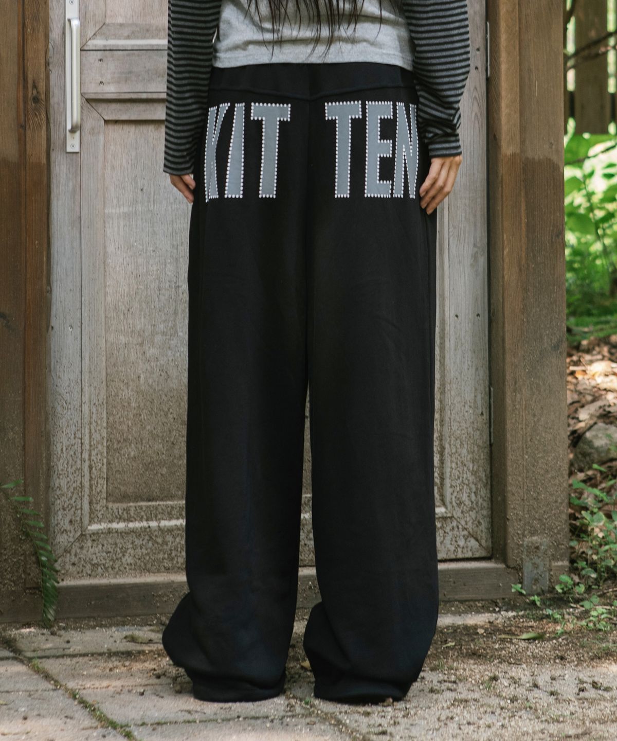 카비시(CAVISH) KITTEN WIDE SWEAT PANTS BLACK(CV2GFFPA03A)