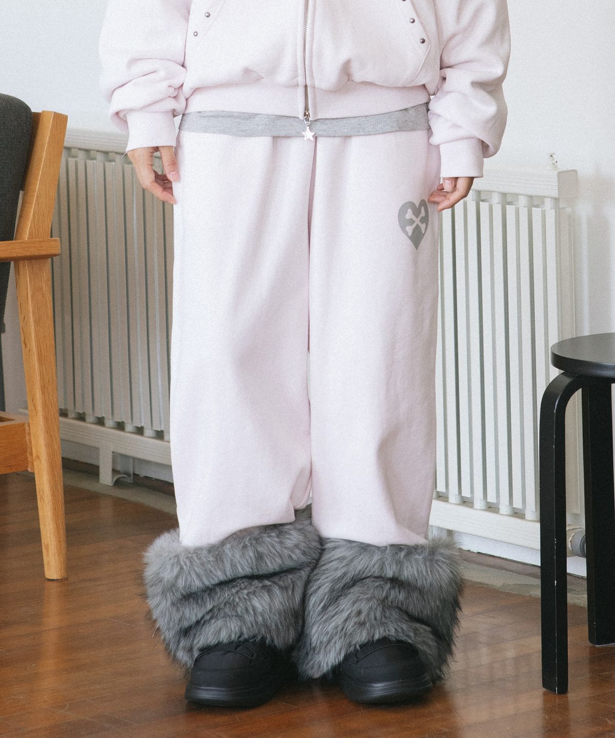 카비시(CAVISH) FUR KITTEN WIDE SWEAT PANTS PINK(CV2GFFPA00A)