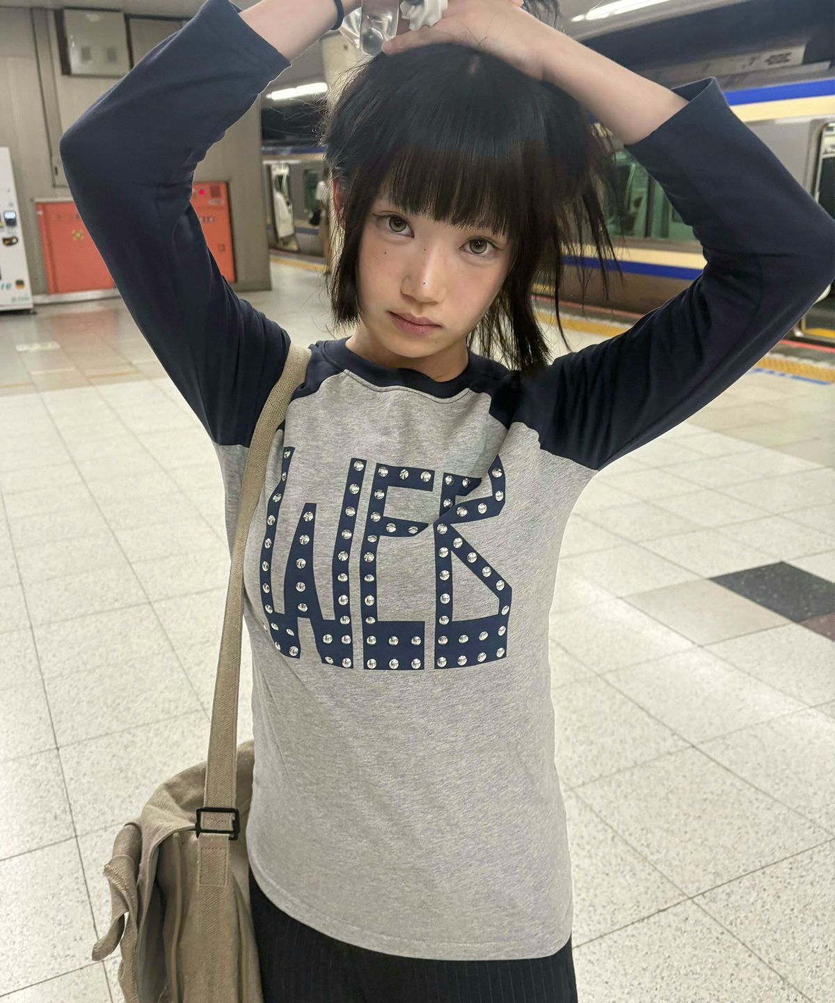 타입서비스(TYPESERVICE) Web Hotfix Raglan Top [Navy]