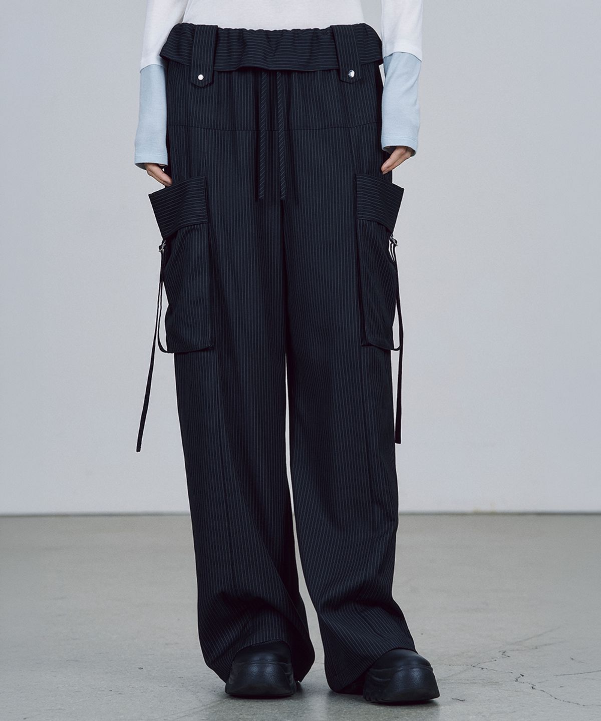 솔티페블(SALTY PEBBLE) FOLDED WAIST WIDE PANTS [NAVY]