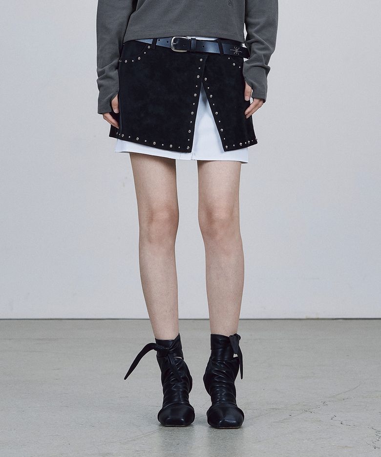 STUDDED SUEDE SKIRT [BLACK]