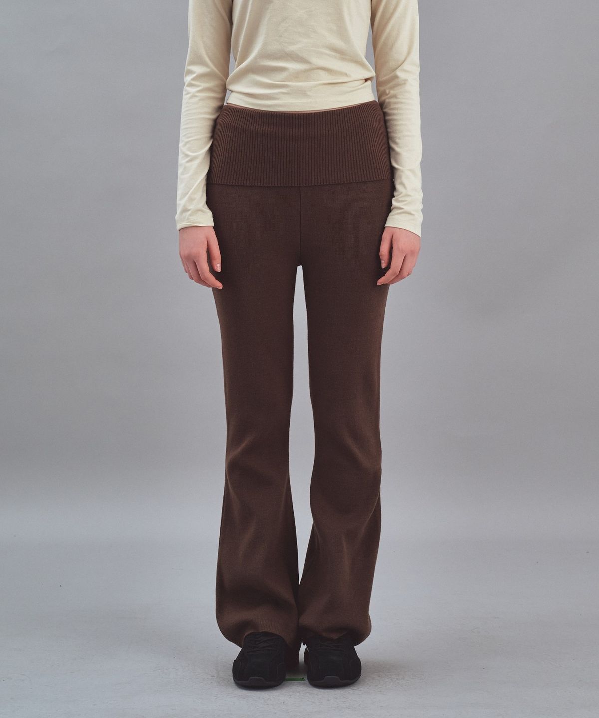 레스트앤레크레이션(REST&RECREATION) KNIT FLARE PANTS - BROWN