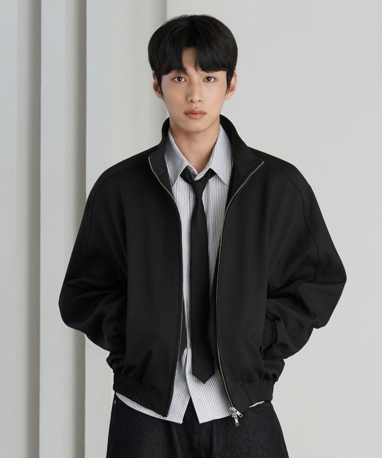 26 FW 하이넥 블루종 커브드 크롭 자켓 (3컬러)