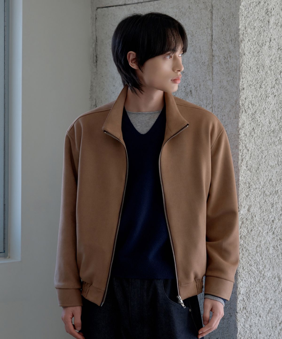 효지(HYOJI) 26 FW 스웨이드 하이넥 블루종 크롭 레더 자켓 (2컬러)