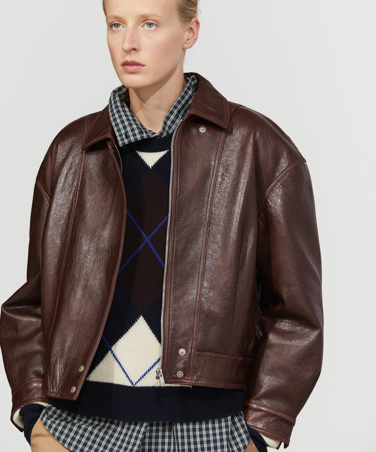 마시모두띠(MASSIMO DUTTI) 플리츠 디테일 나파 가죽 자켓