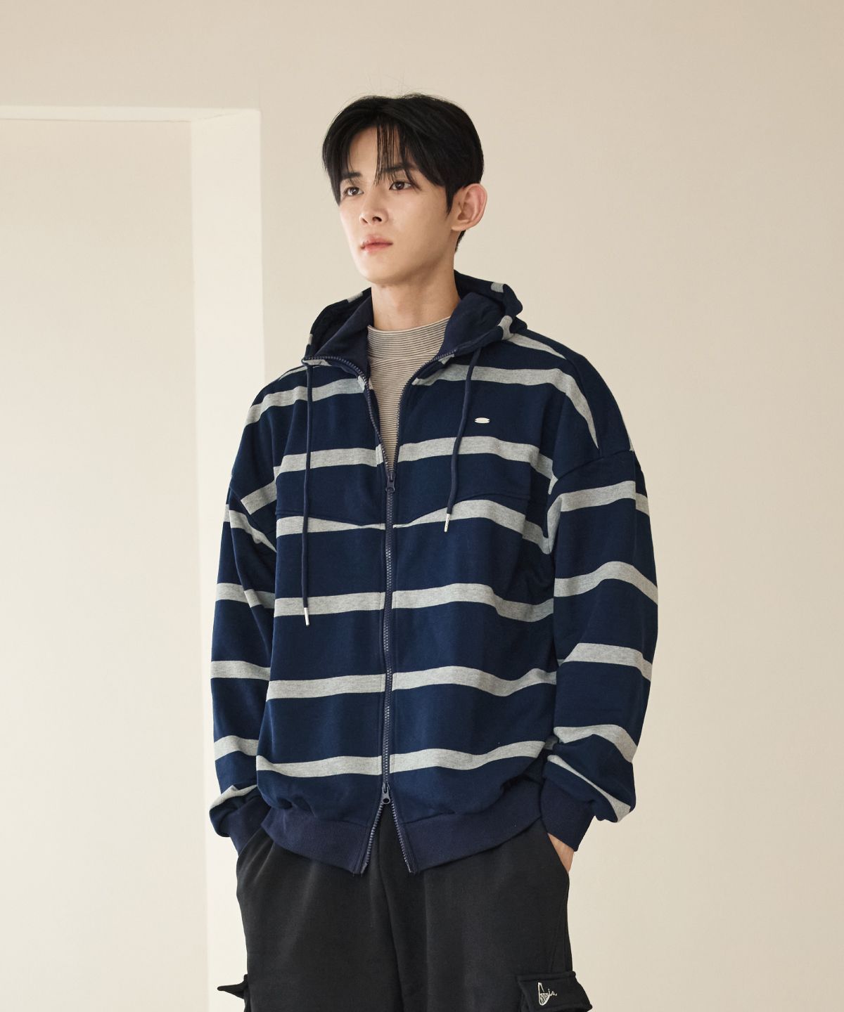 이븐시아(EVENCIA) 네이비 메란지 스트라이프 기모 집업