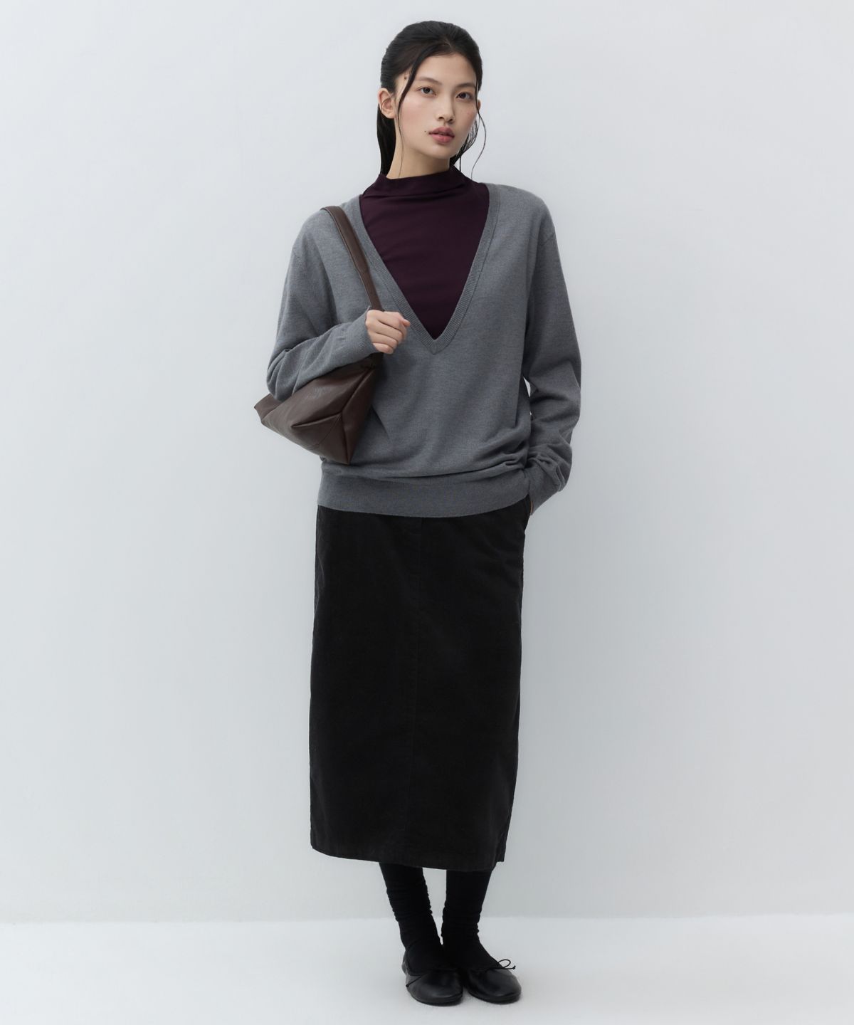 무신사 스탠다드 우먼(MUSINSA STANDARD WOMAN) 우먼즈 에센셜 릴렉스드 딥 브이 넥 니트 [미디엄 그레이]