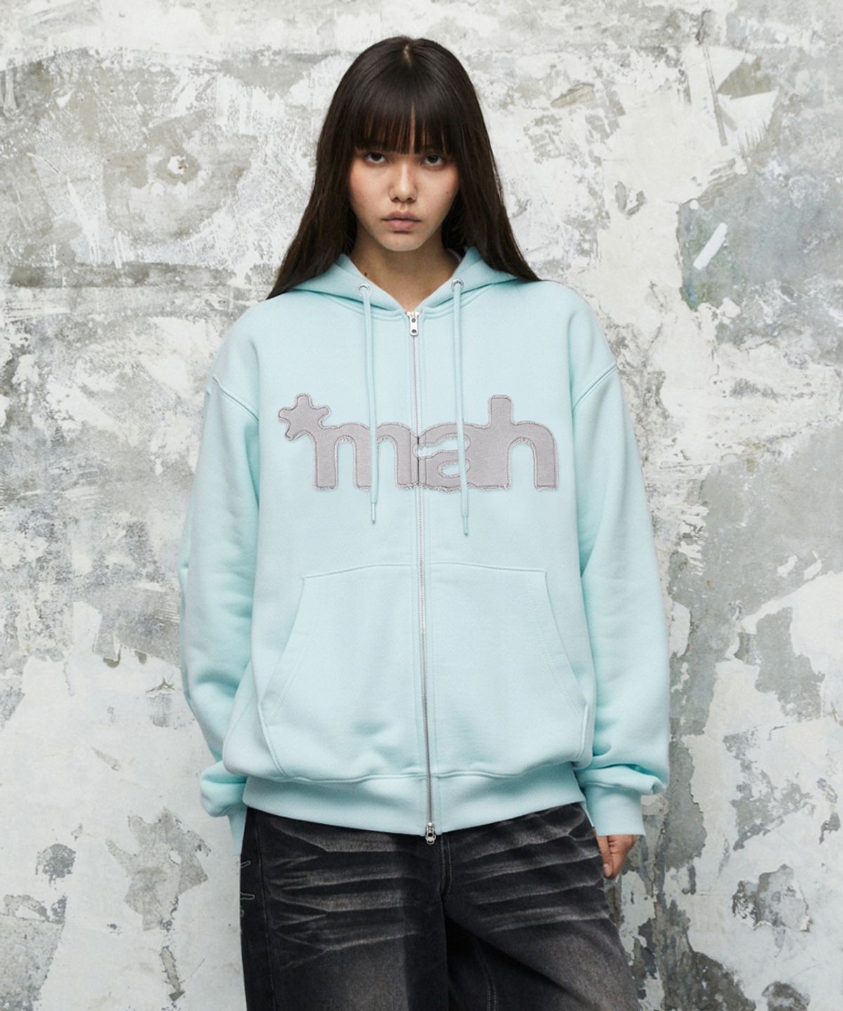 마하그리드(MAHAGRID) mah CUT OFF APPLIQUE ZIP-UP HOODIE[LIGHT BLUE]