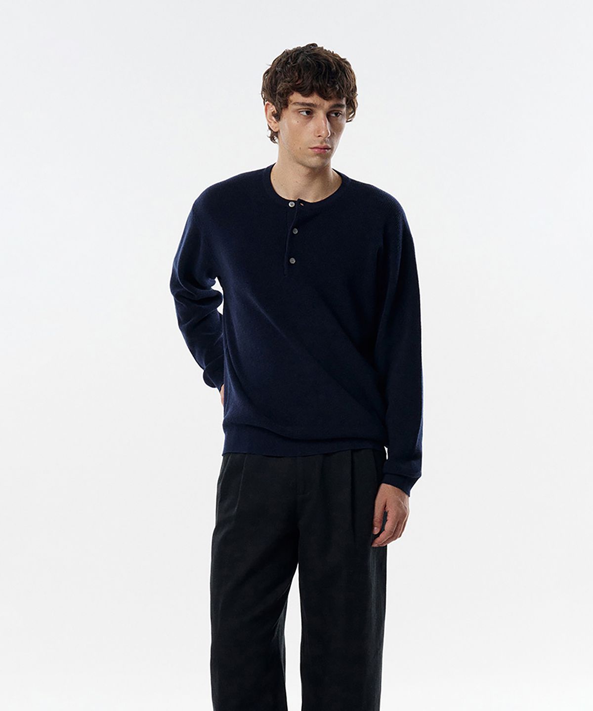 테일던(TAILDERN) Robert Henley Neck Sweater Cotton Wool Navy