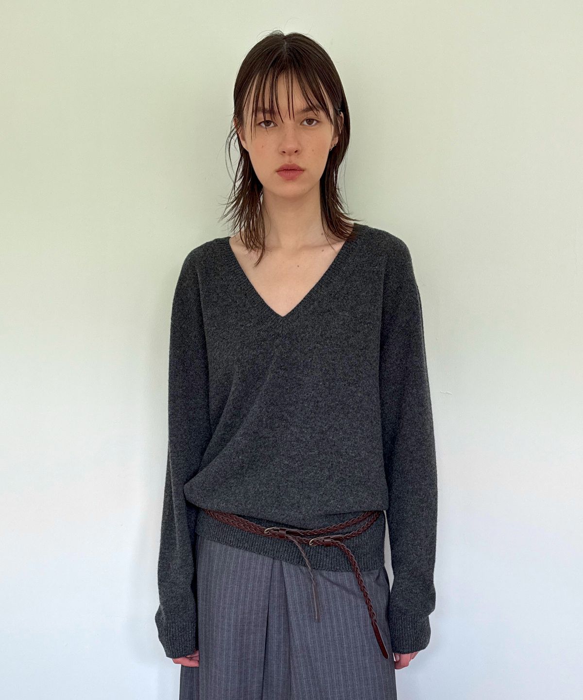 다이애그널(DIAGONAL) V NECK BASIC KNIT (charcoal)