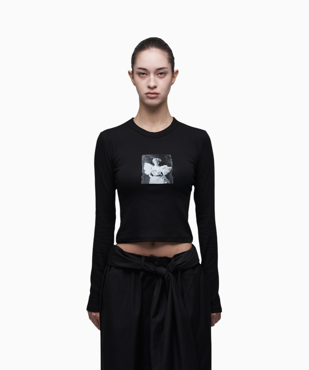 시너진(SYNERJYN) SQUARE PRINTED LONG SLEEVE BLACK