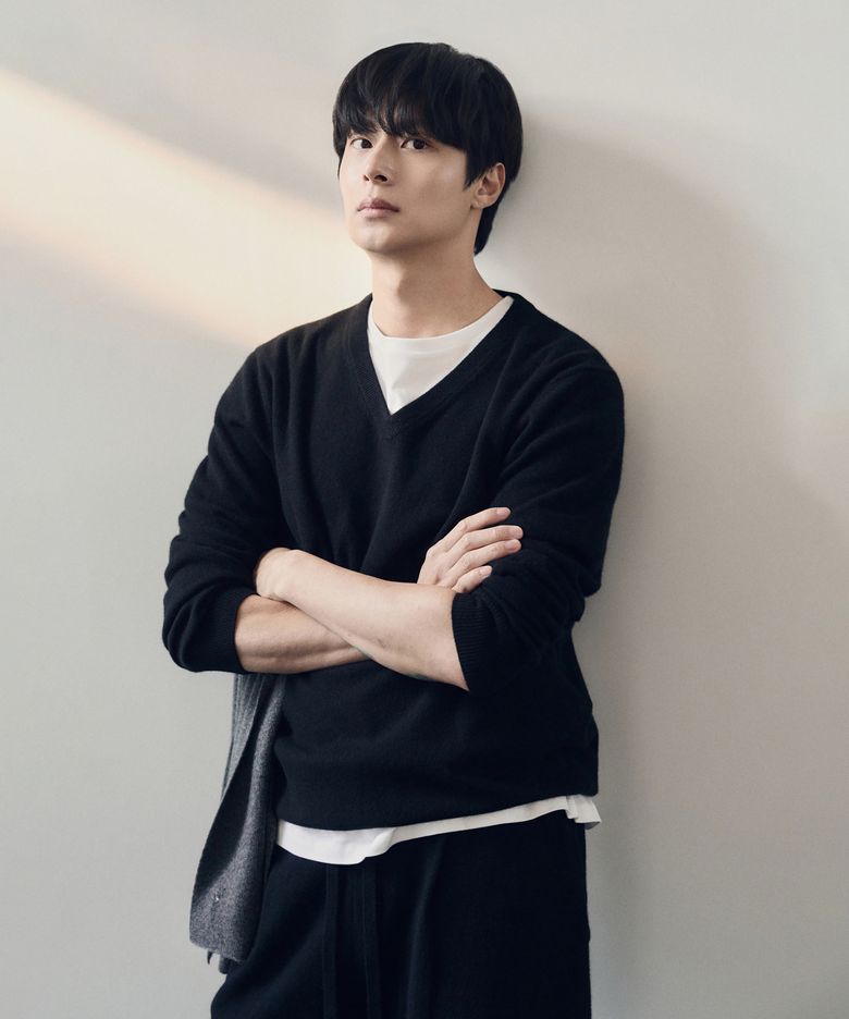 캐시미어 블렌드 에센셜 브이넥 니트 블랙