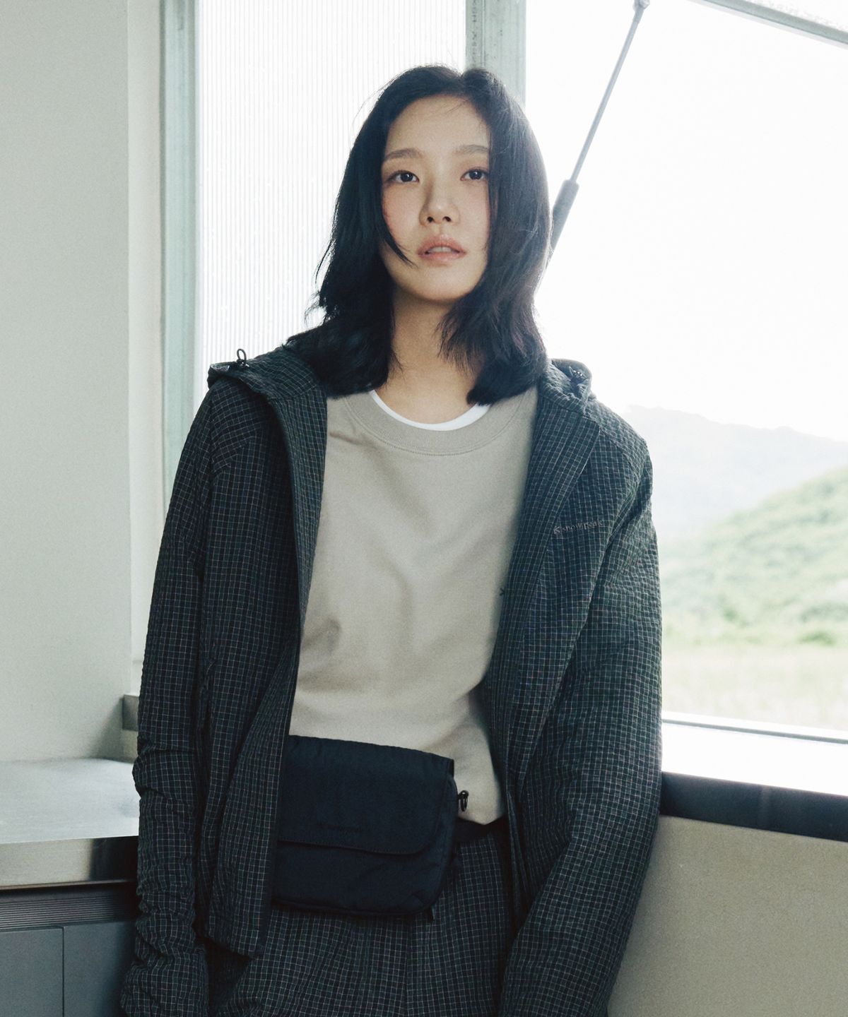 스노우피크 어패럴(SNOWPEAK APPAREL) 랜드 프리마로프트 벨트 크로스백 1L (S26WWGCB50) Dark Charcoal