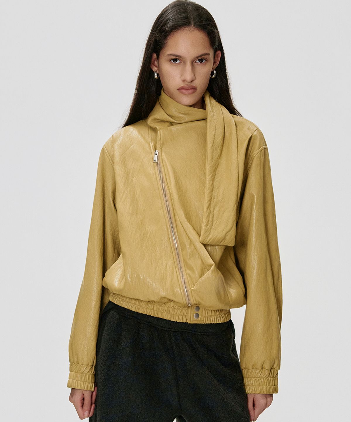 킴지수(KIMZISU) Scarf Faux Leather Jacket_MUSTARD