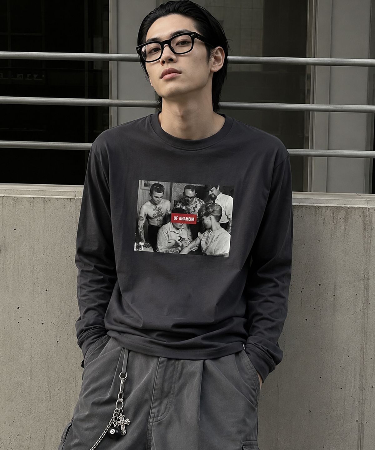 그레이버 오디너리(GRAVER ORDINARY) [ODNR UNISEX]Tattoo 롱슬리브 긴팔티셔츠_Charcoal