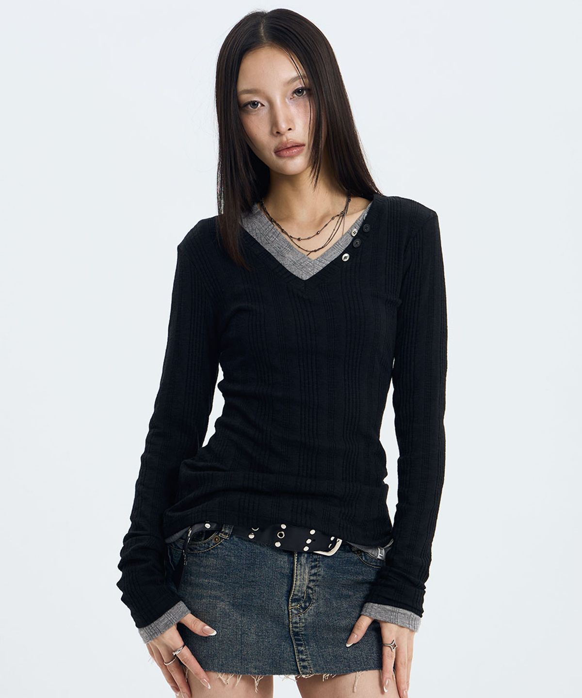 낫노잉(NOTKNOWING) V-Neck Slim Top (BLACK)