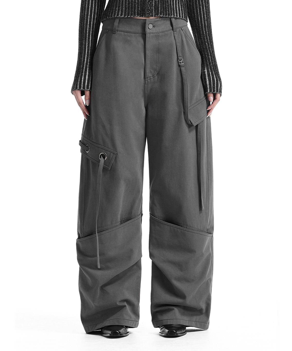 트리밍버드(TREEMINGBIRD) Big Eyelet Cargo Baggy Pants [ Charcoal ]