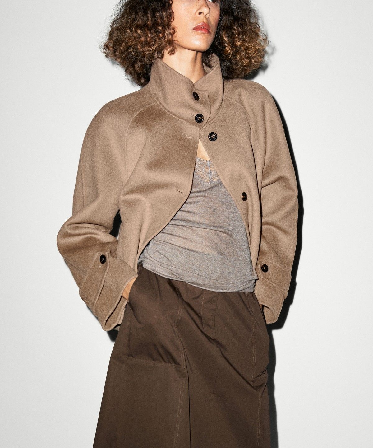 마시모두띠(MASSIMO DUTTI) 울 혼방 하이넥 쇼트 재킷