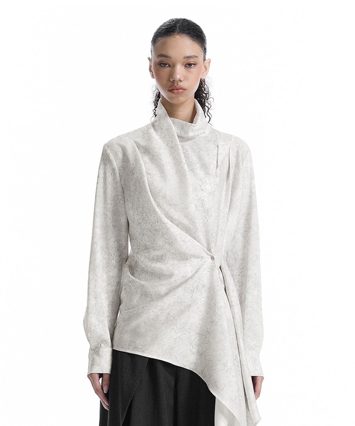 트리밍버드(TREEMINGBIRD) Draped High-Neck Blouse [ Ivory ]