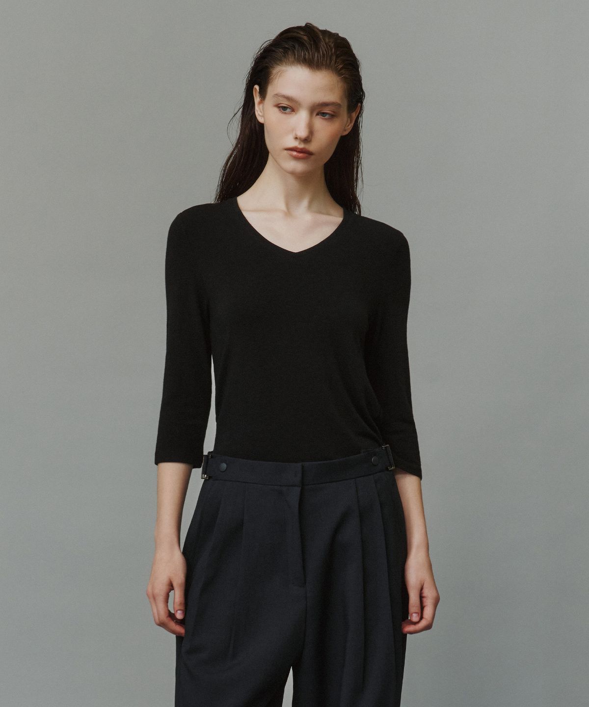 시야쥬(SIYAZU) SITP5313 소프트 브이넥 7부 티셔츠_Black