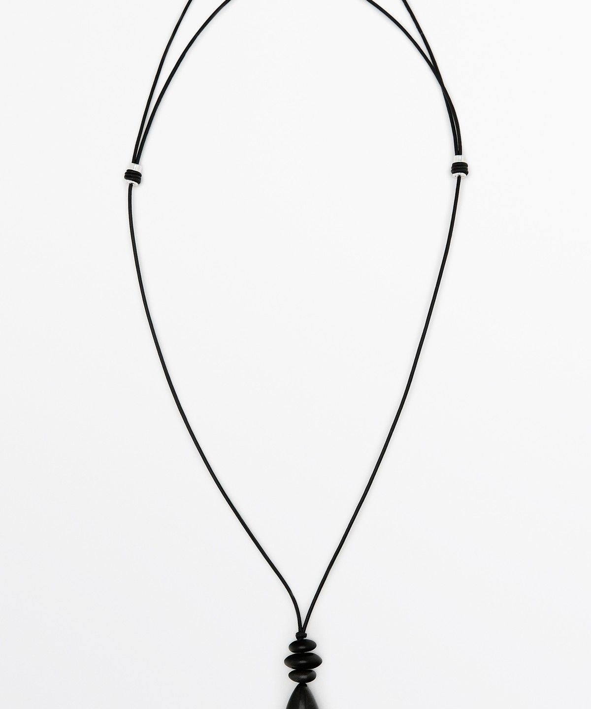 마시모두띠(MASSIMO DUTTI) 롱 레더 코드 스톤 목걸이