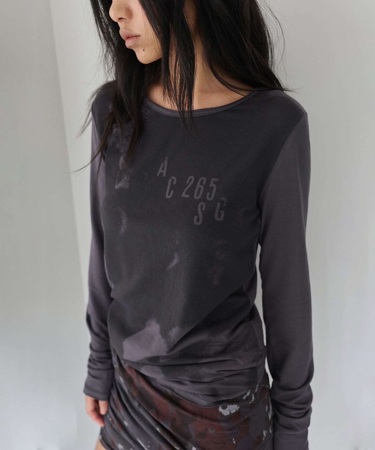 포르테나(PORTERNA) RAW CUT BLUR GRAPHIC LONG SLEEVE T-SHIRT-PURPLE