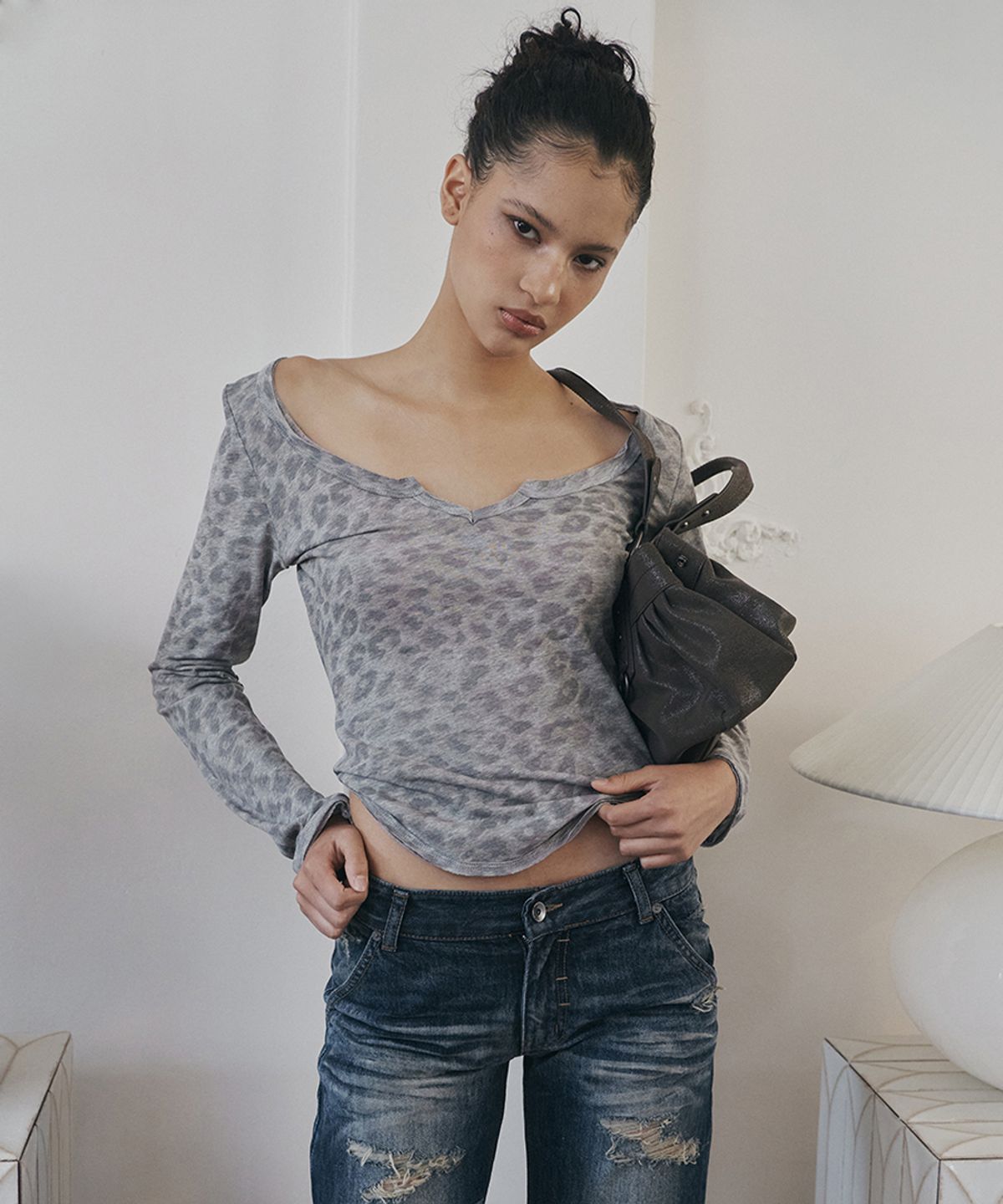 플리즈노팔로우(PLEASENOFOLLOW) Sabine Leopard Long Sleeve Top (Melange Grey)