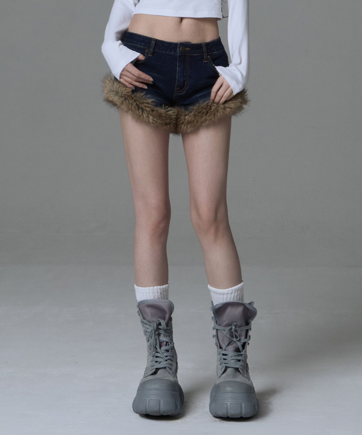 길라아카이브(GILAARCHIVE) FUR DENIM SHORTS_BLUE