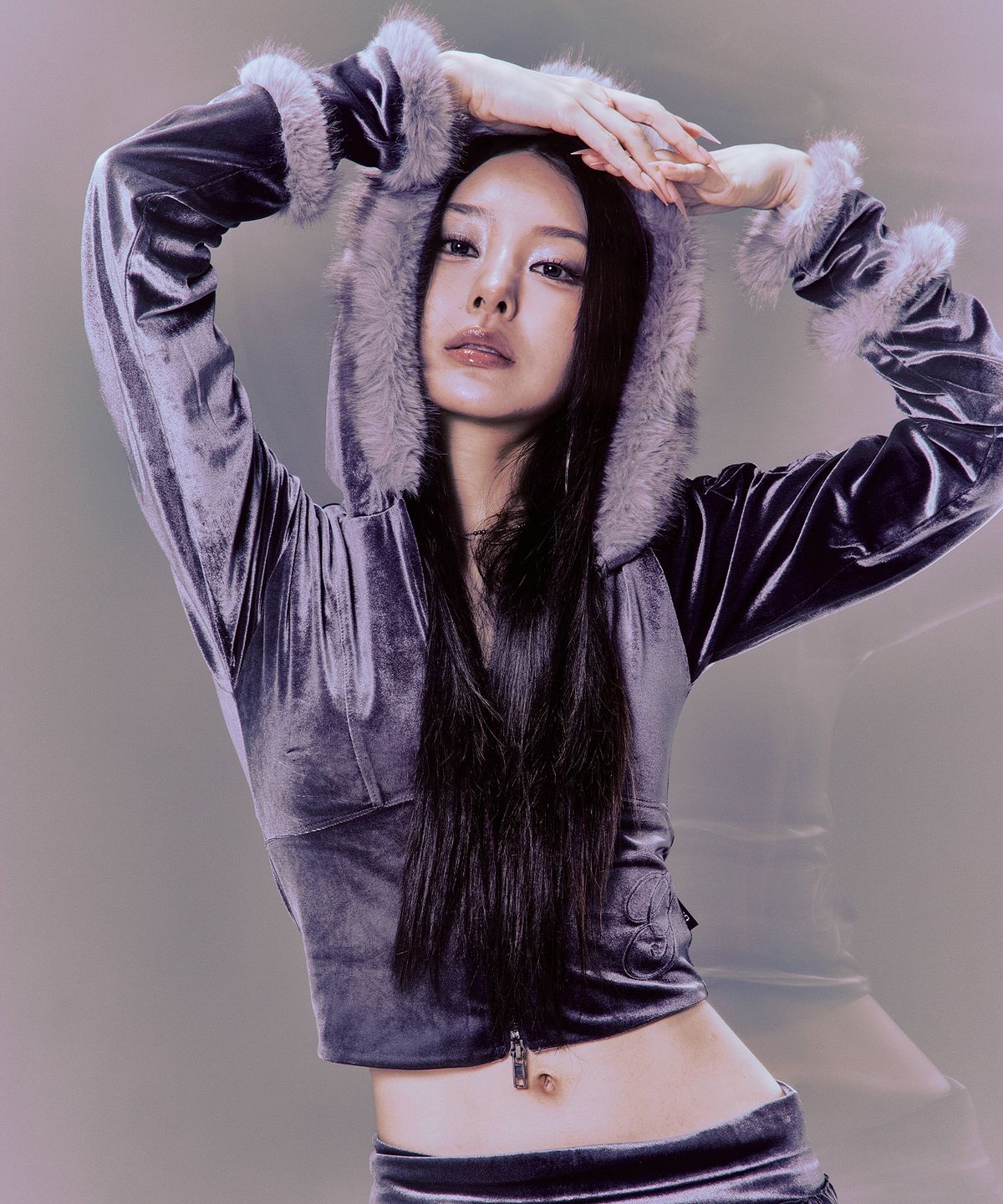 길라아카이브(GILAARCHIVE) VELOUR SIDE LETTERING LOGO FUR HOOD ZIP-UP_GREY