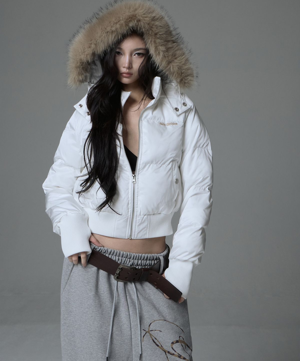 길라아카이브(GILAARCHIVE) FUR HOOD LIGHT PADDED JACKET_WHITE