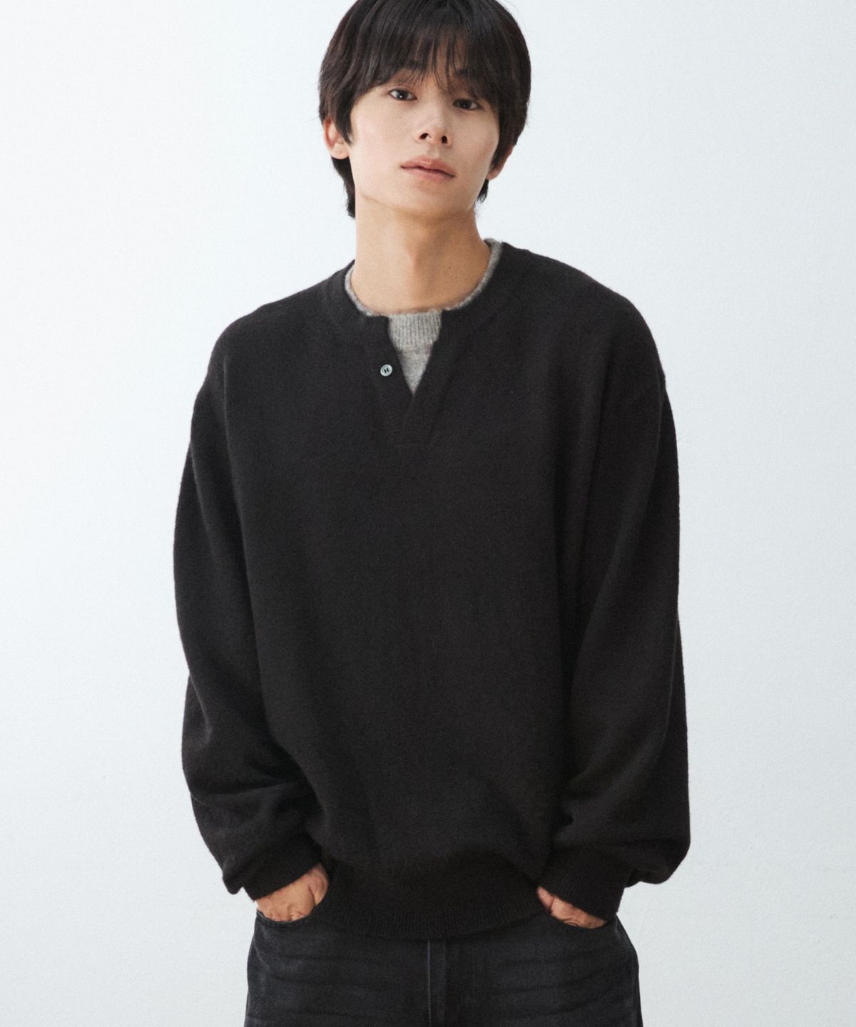 더블유엠씨(WMC) 레이어드 헨리넥니트_BLACK