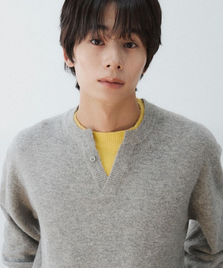 레이어드 헨리넥니트_GREY