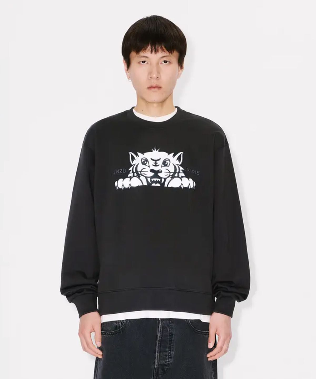 겐조(KENZO) 남성 해피 타이거 자수 클래식 스웻셔츠_K256AMW302BKX